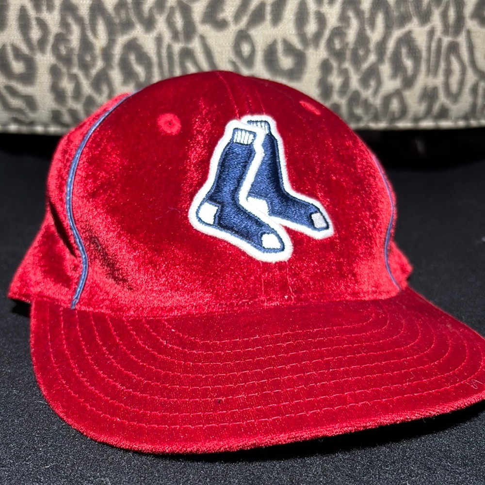 Vintage Boston Red Sox MLB red velvet American Needle Red fitted ball-cap size 7 - Picture 3 of 15